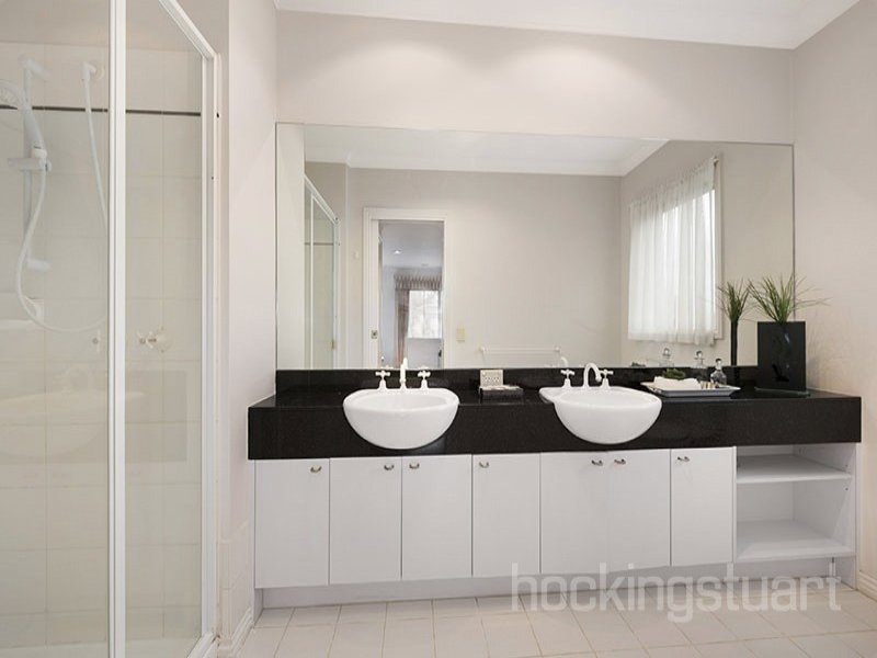 24 Greythorn Road, Balwyn North image 7