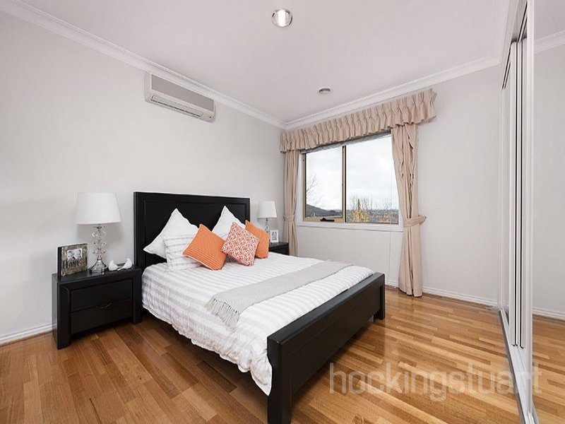 24 Greythorn Road, Balwyn North image 8