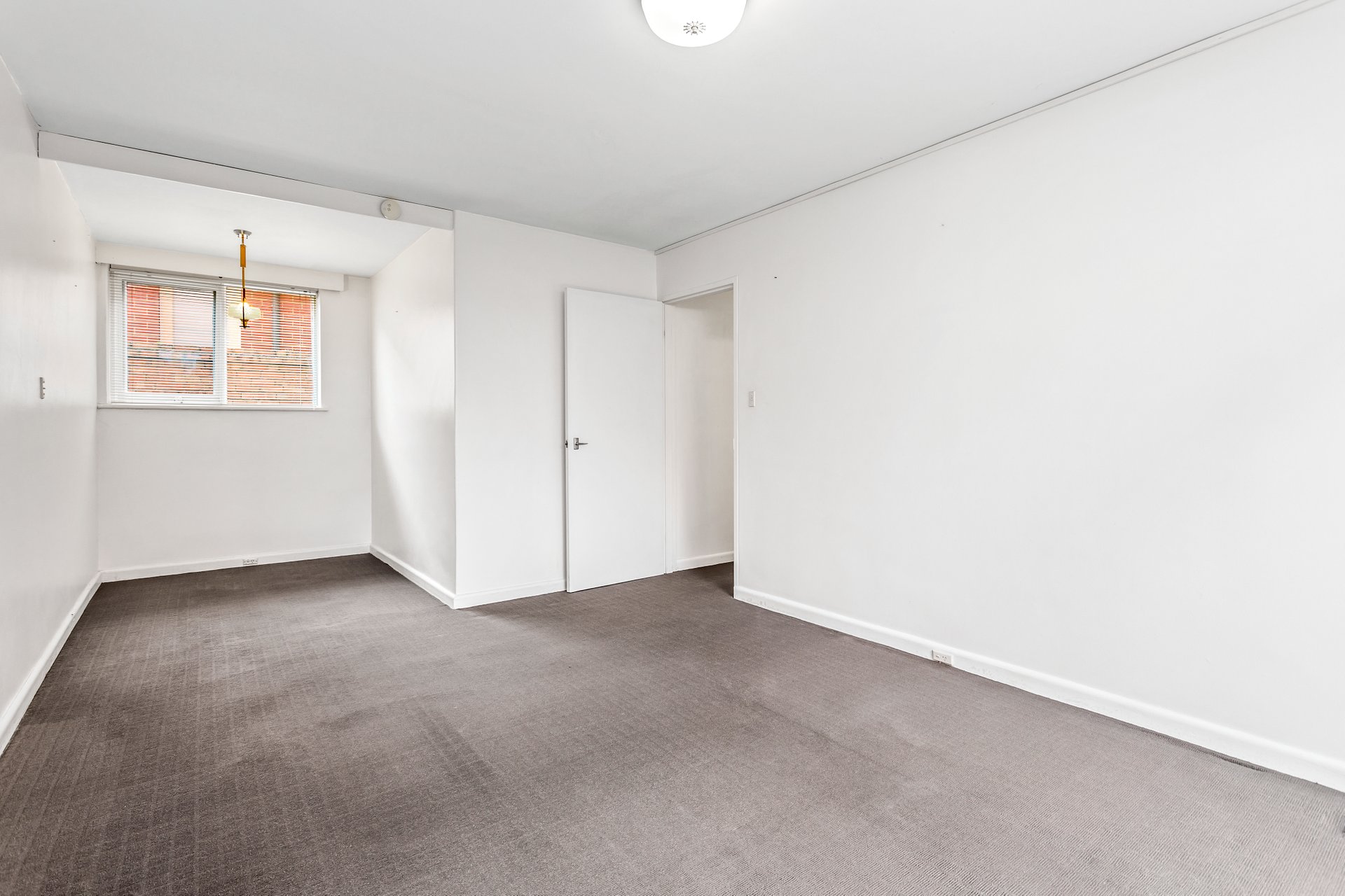 Property Gallery Thumbnail 4