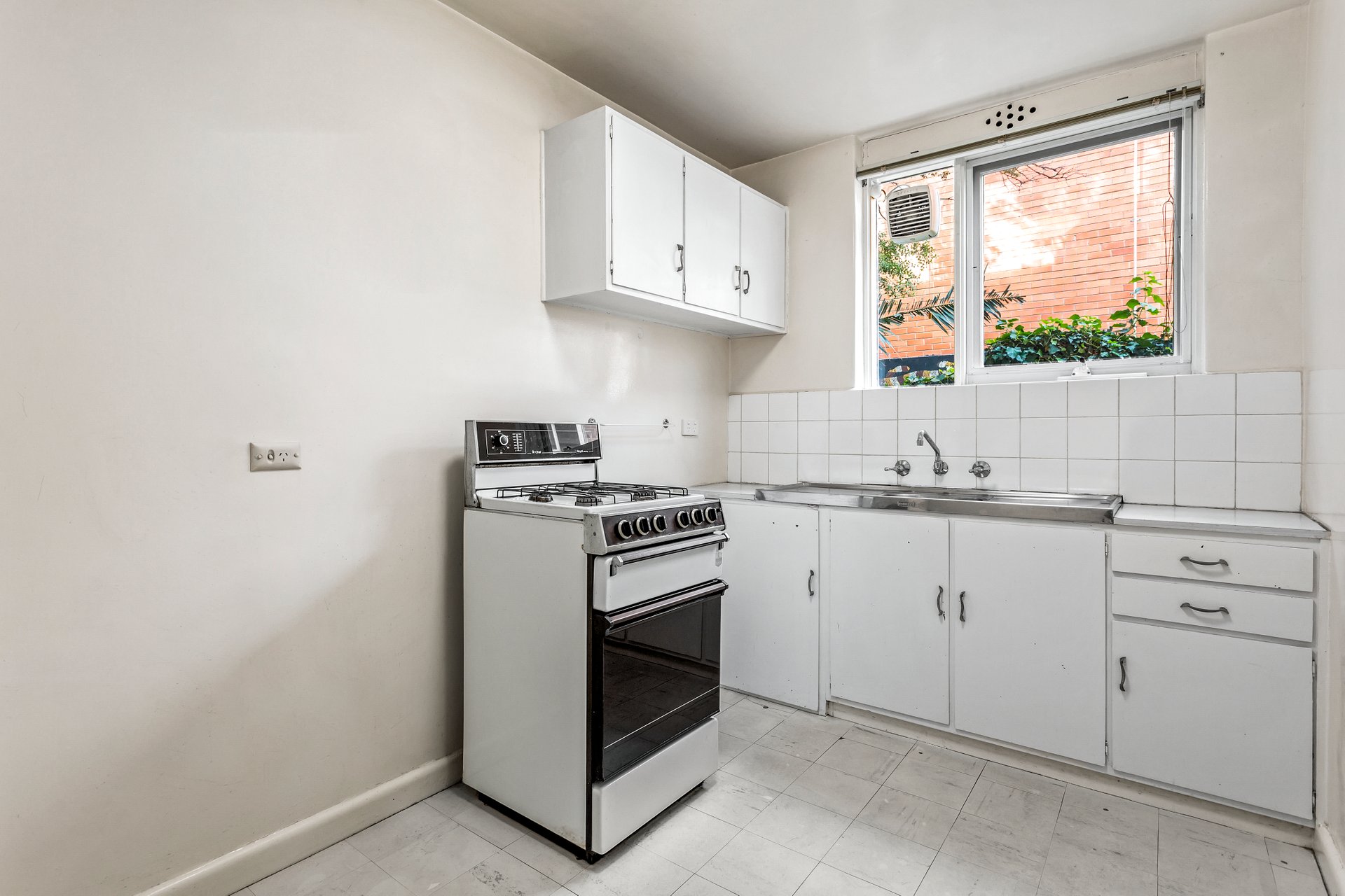 Property Gallery Thumbnail 3