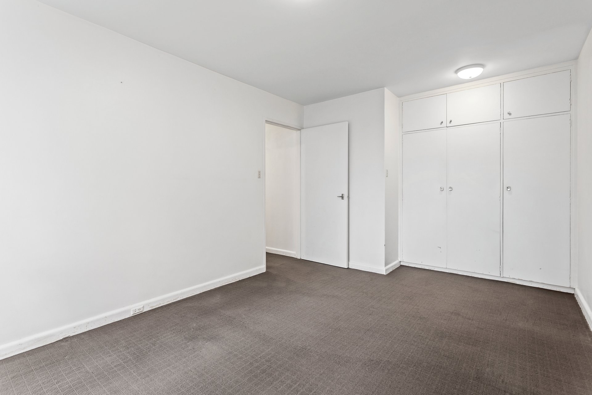 Property Gallery Thumbnail 5