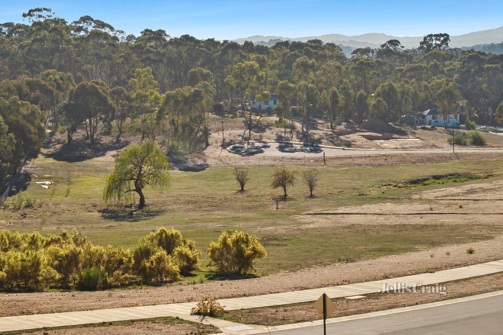 24 Gurri Drive, Campbells Creek image 6