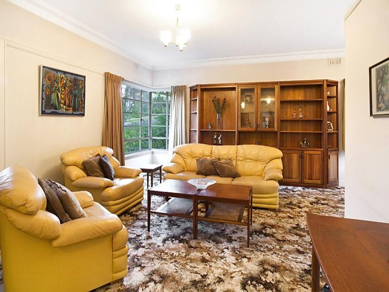 24 Hawkins Avenue, Mont Albert North image 3