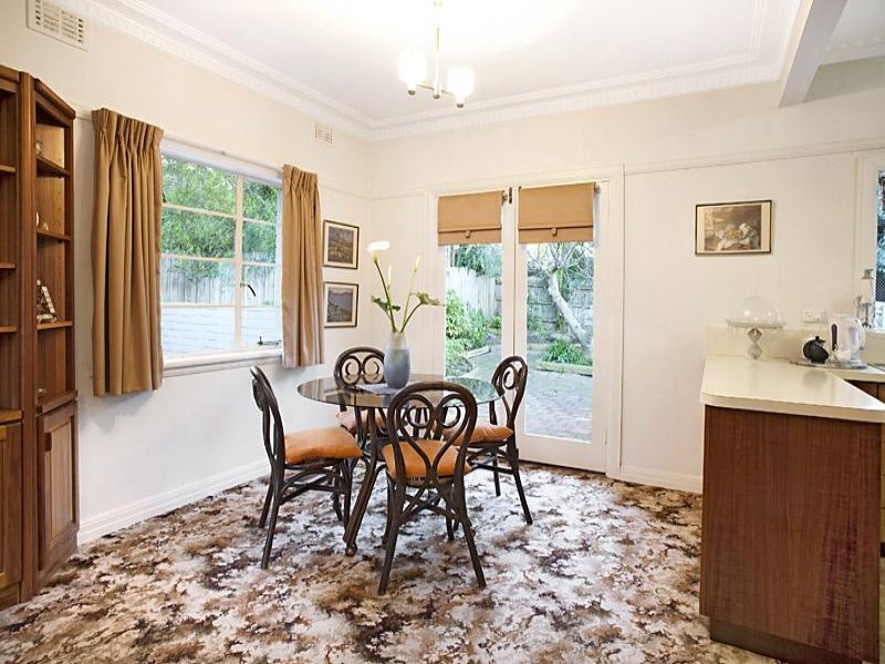 24 Hawkins Avenue, Mont Albert North image 4