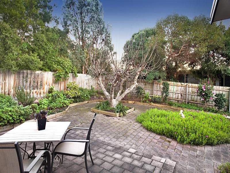 24 Hawkins Avenue, Mont Albert North image 11