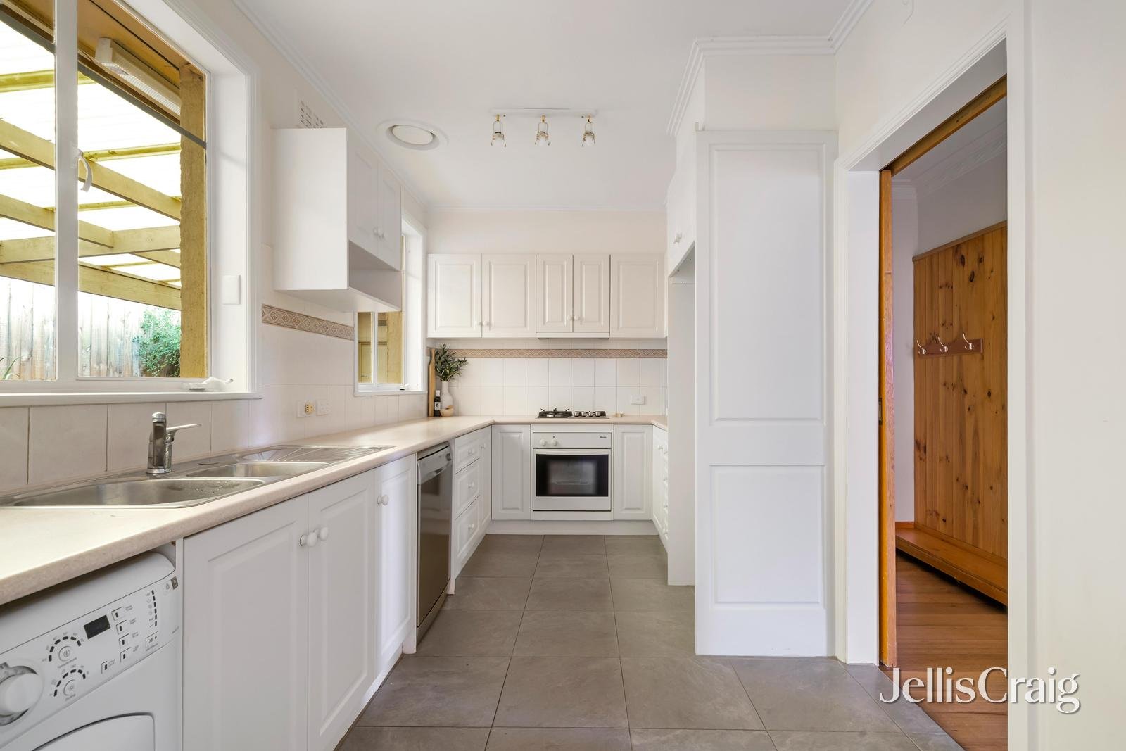 24 Henry Street, Eltham image 4