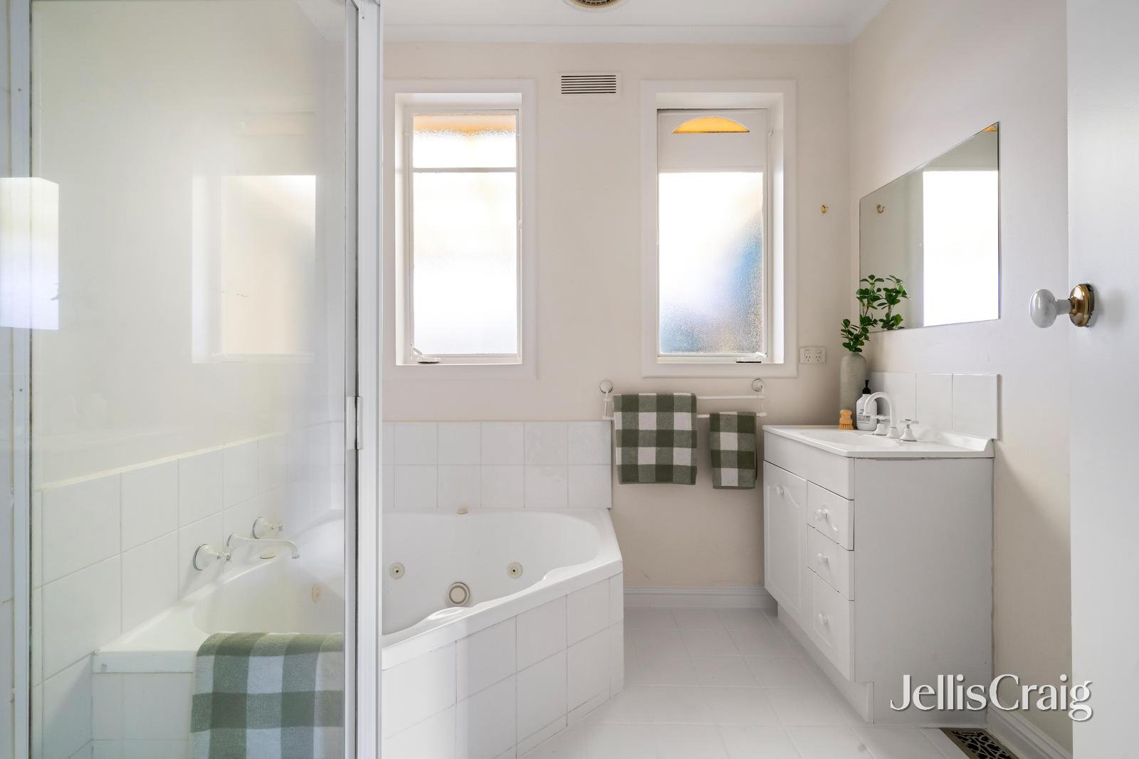 24 Henry Street, Eltham image 8