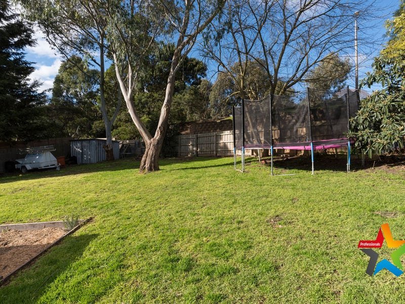 24 Highview Drive, Mooroolbark image 13