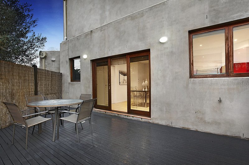 2/4 Hillside Crescent, Maribyrnong image 9