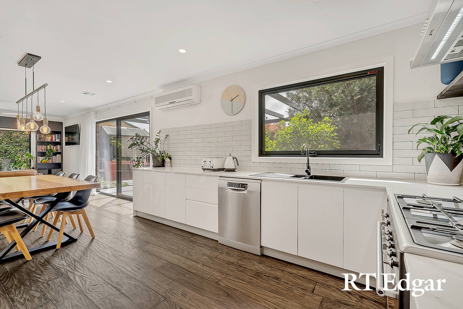 Property Gallery Thumbnail 8