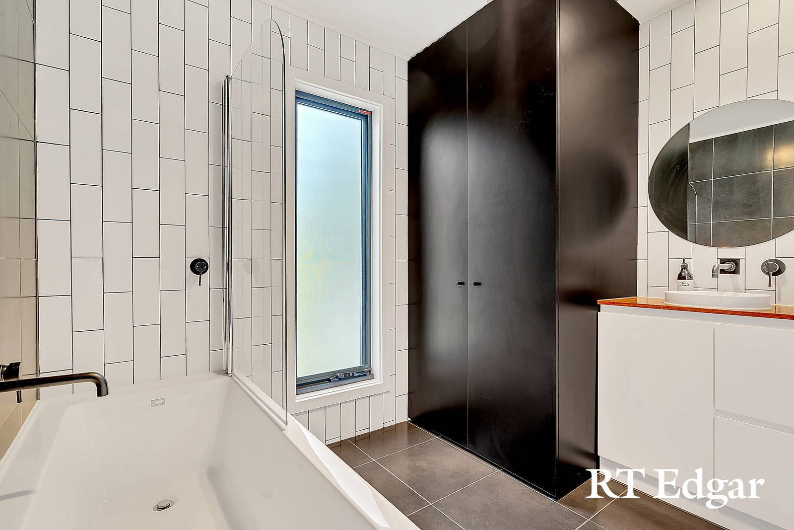 Property Gallery Thumbnail 13