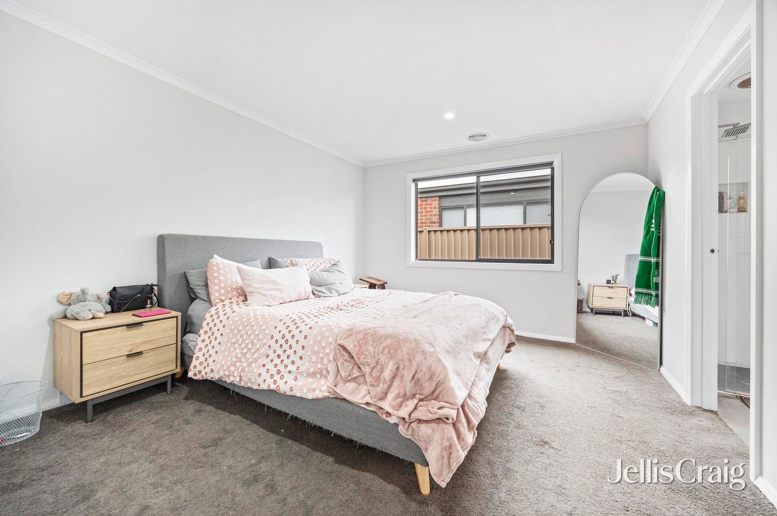 24 Honour Avenue, Winter Valley image 5