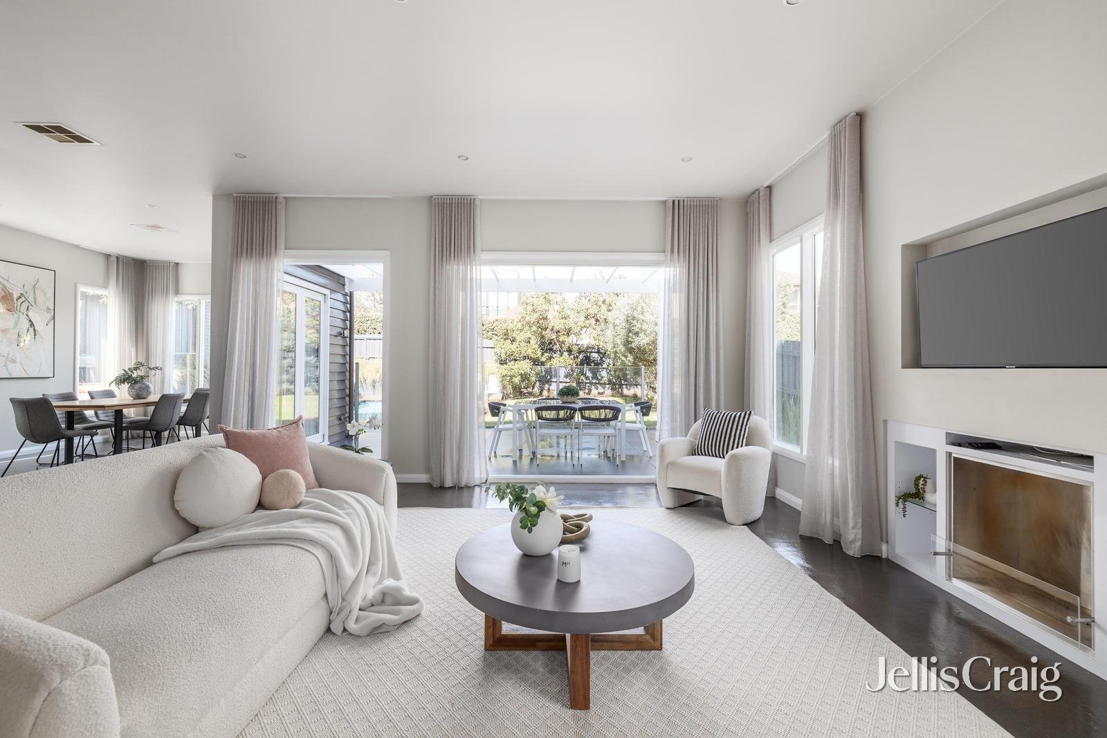 24 Hope Street, Glen Iris image 3
