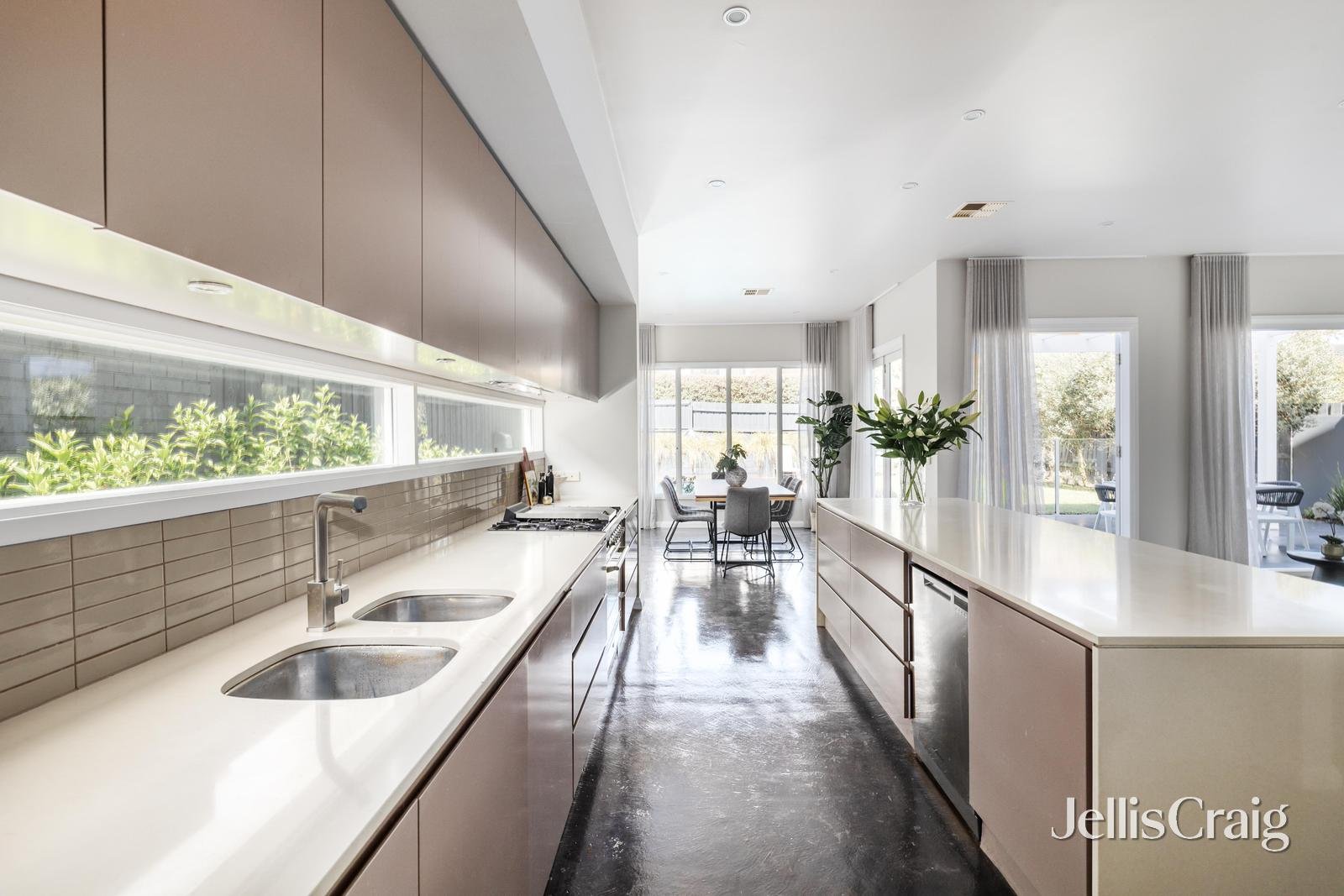 24 Hope Street, Glen Iris image 4