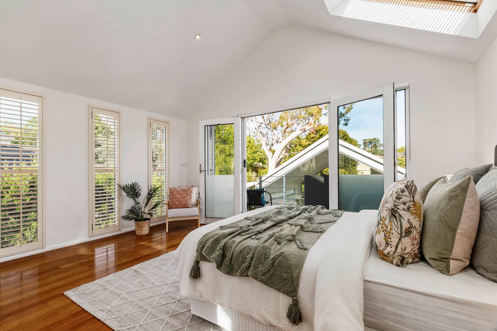 Property Gallery Thumbnail 14