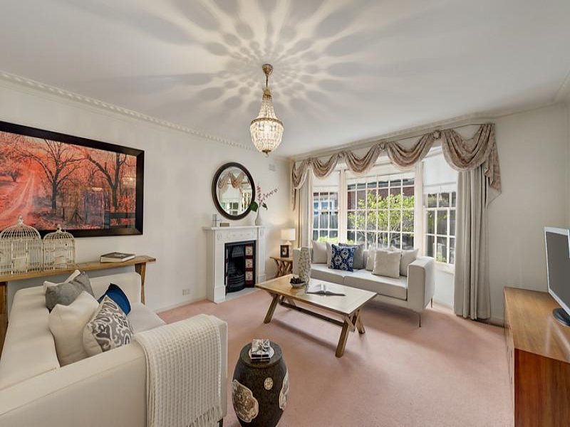 2/4 Hunter Road, Camberwell image 3