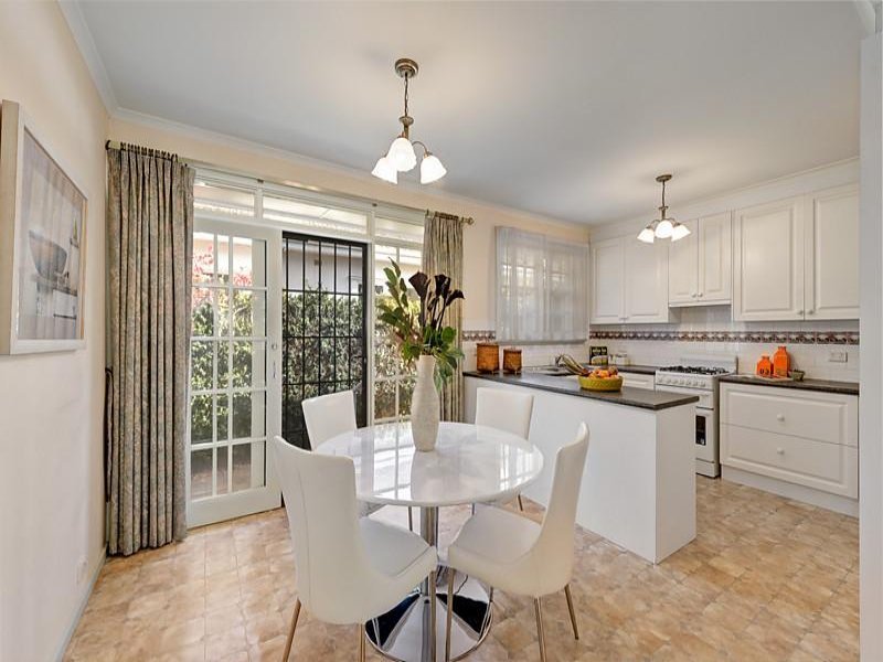 2/4 Hunter Road, Camberwell image 4