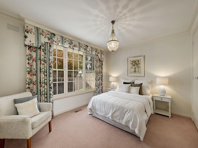 2/4 Hunter Road, Camberwell image 6