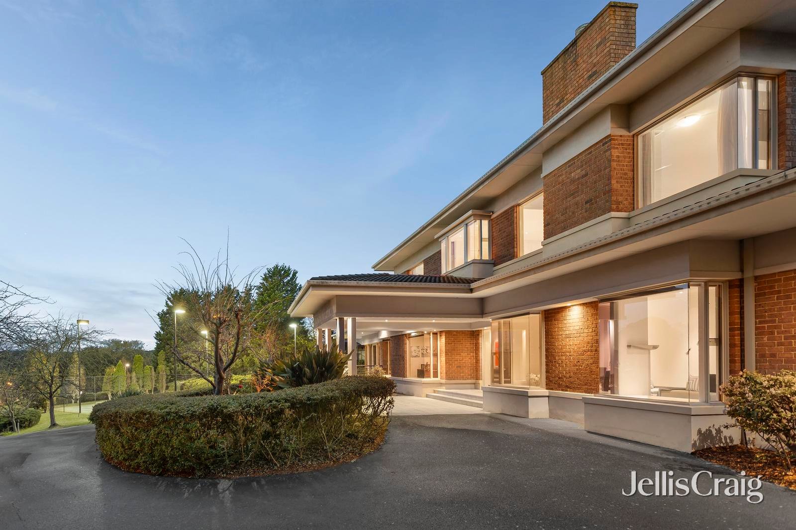 24 Illawong Drive, Donvale image 2