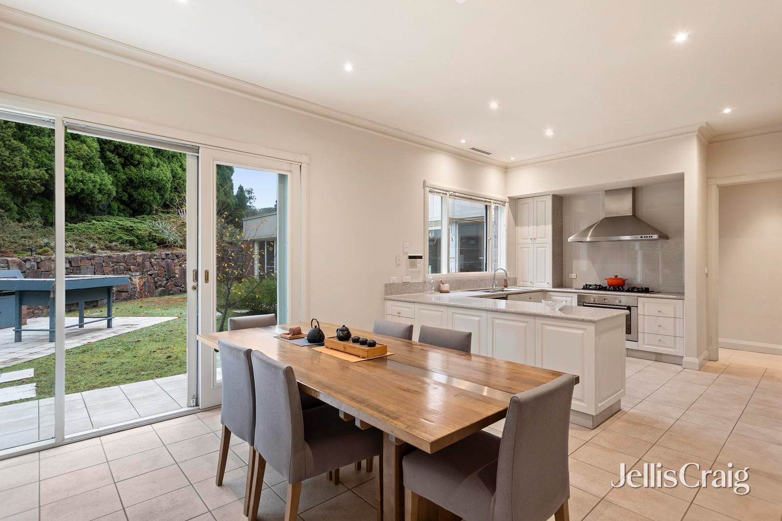 24 Illawong Drive, Donvale image 5
