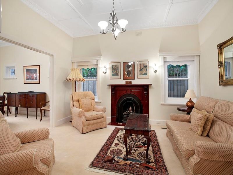 24 James Street, Surrey Hills image 2