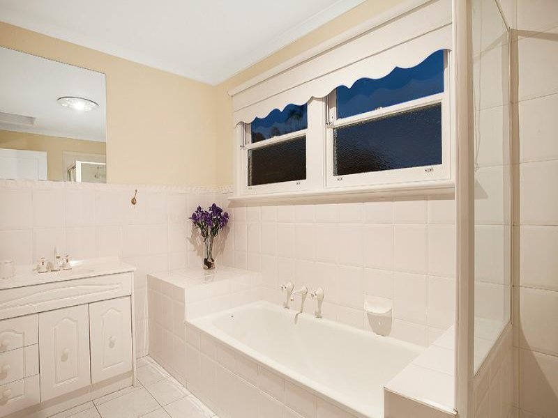 24 James Street, Surrey Hills image 7