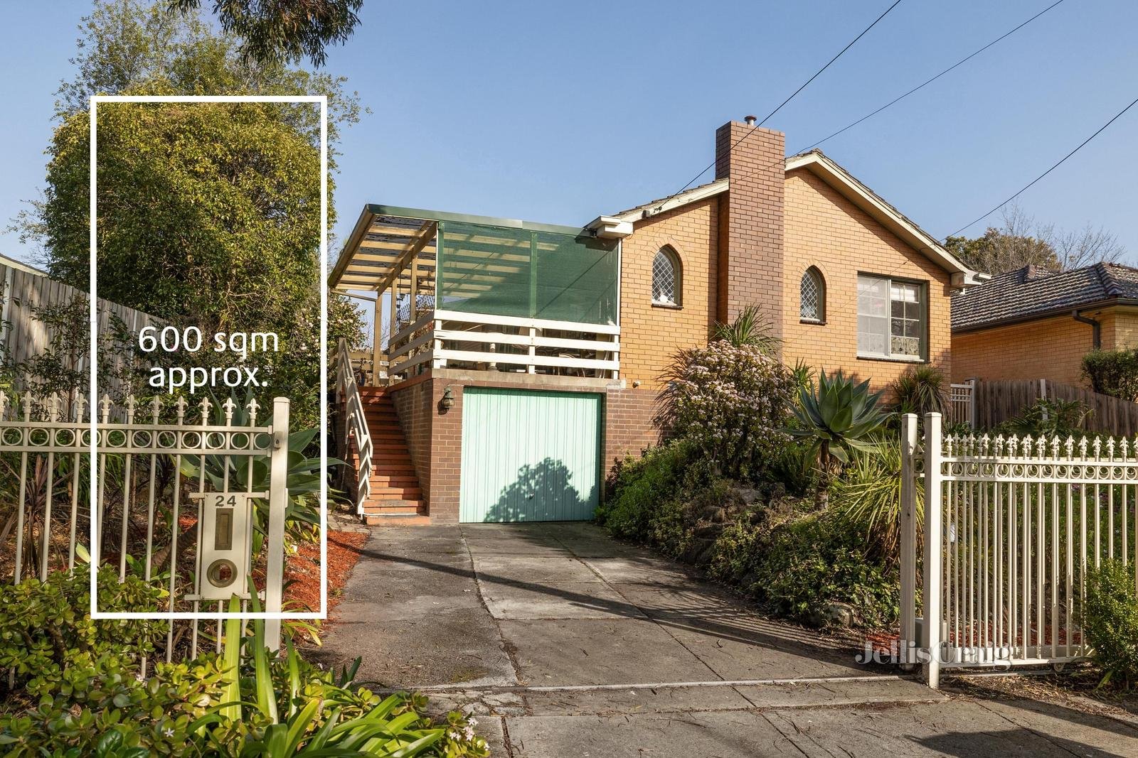 24 Jonathan Avenue, Burwood East image 1