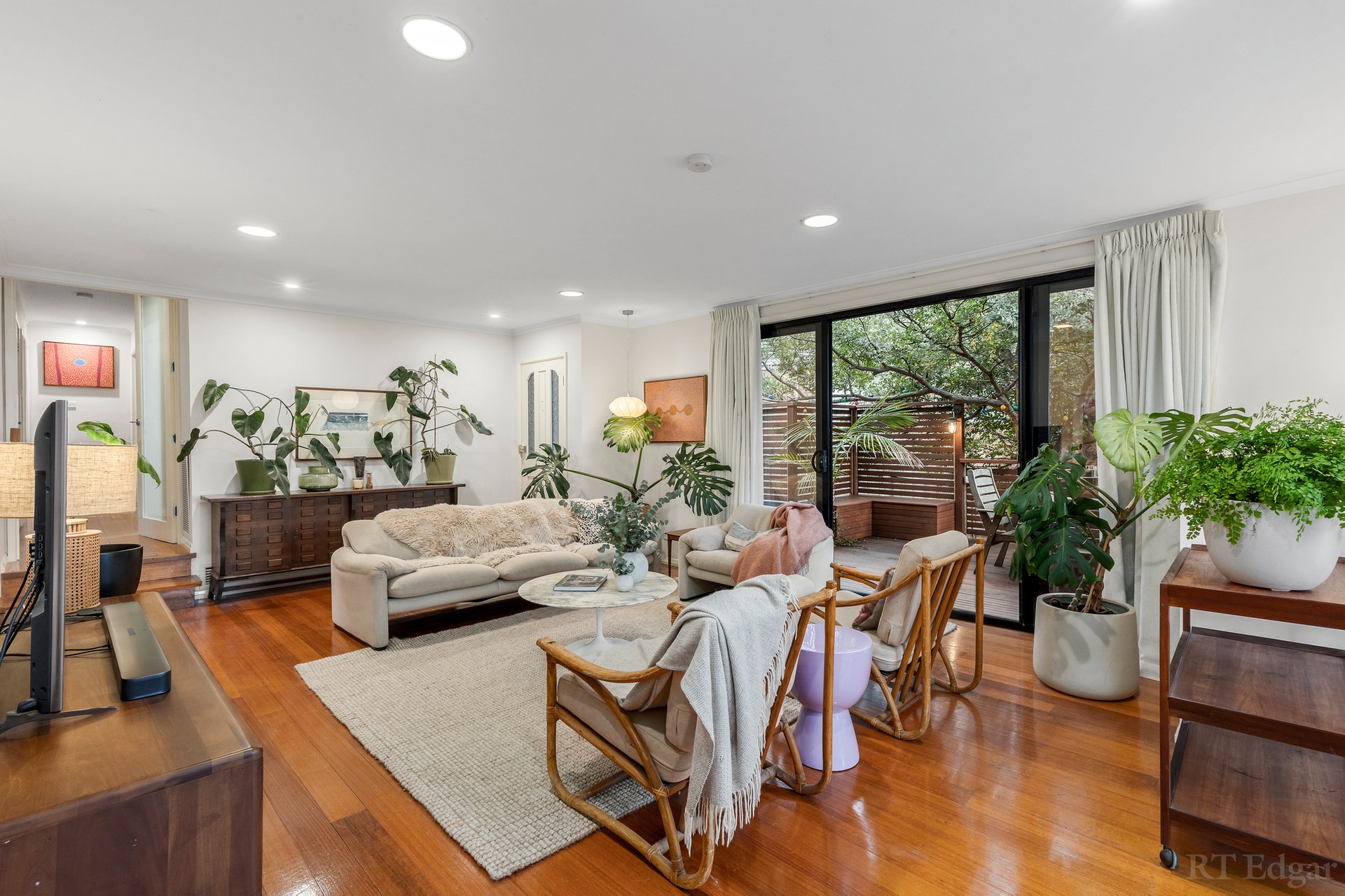 Property Gallery Thumbnail 12