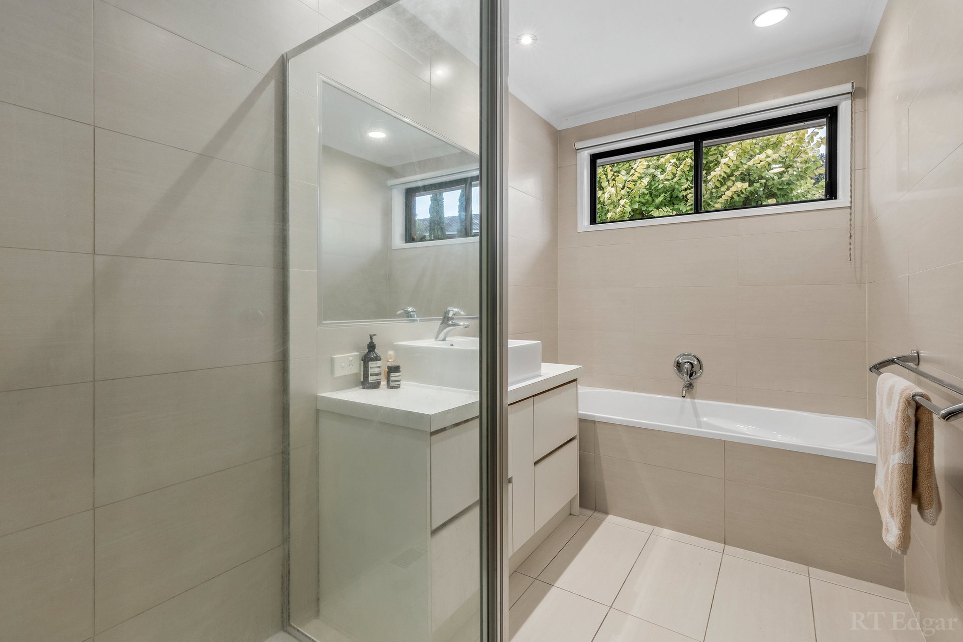 Property Gallery Thumbnail 19