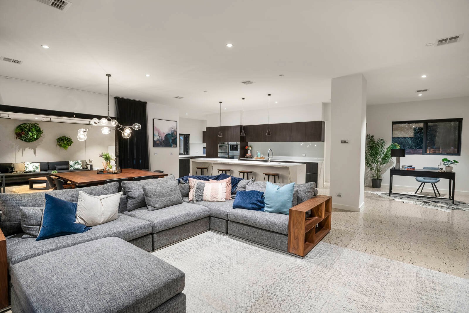 Property Gallery Thumbnail 2