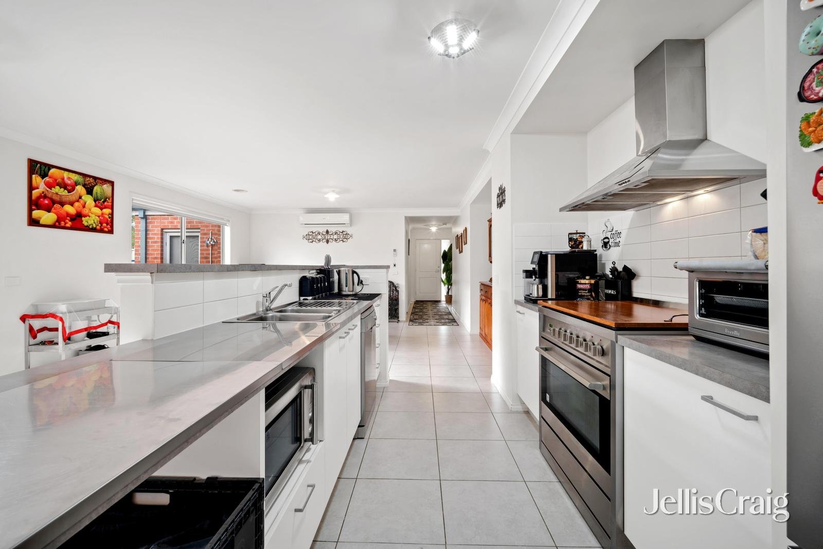 24 Kirby Avenue, Canadian image 3