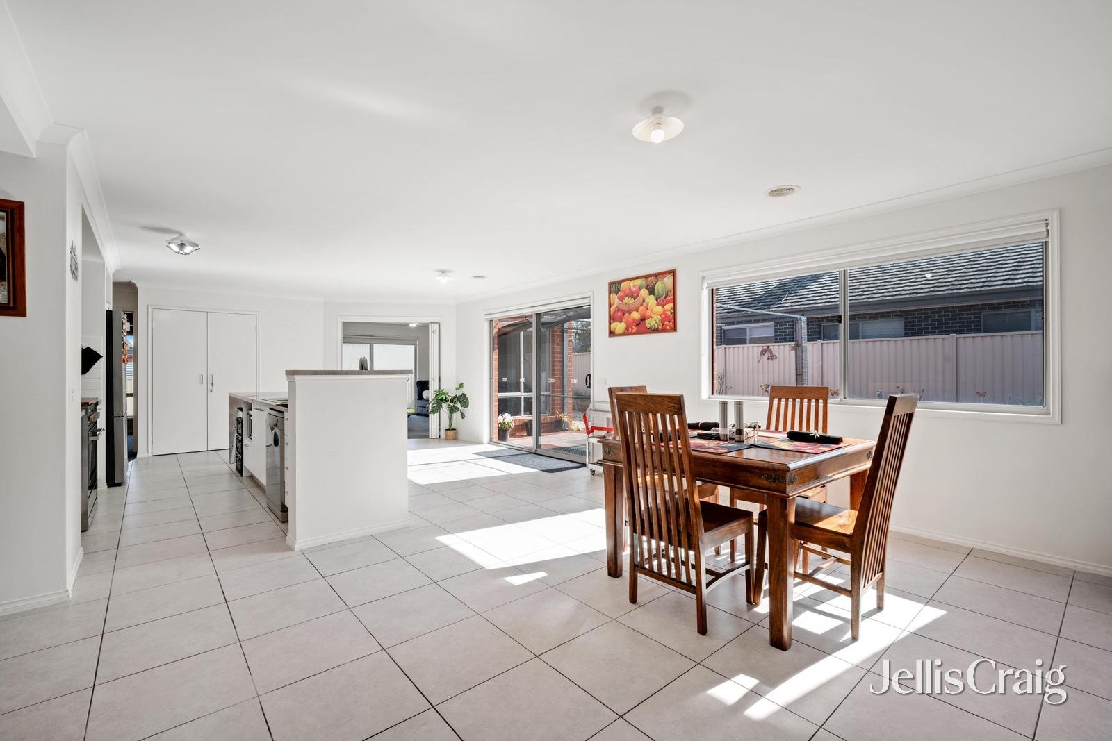 24 Kirby Avenue, Canadian image 4