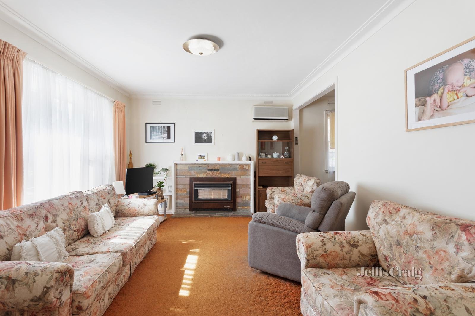 24 Larch Crescent, Mount Waverley image 2