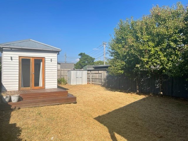 24 Latrobe Street, Hughesdale image 10