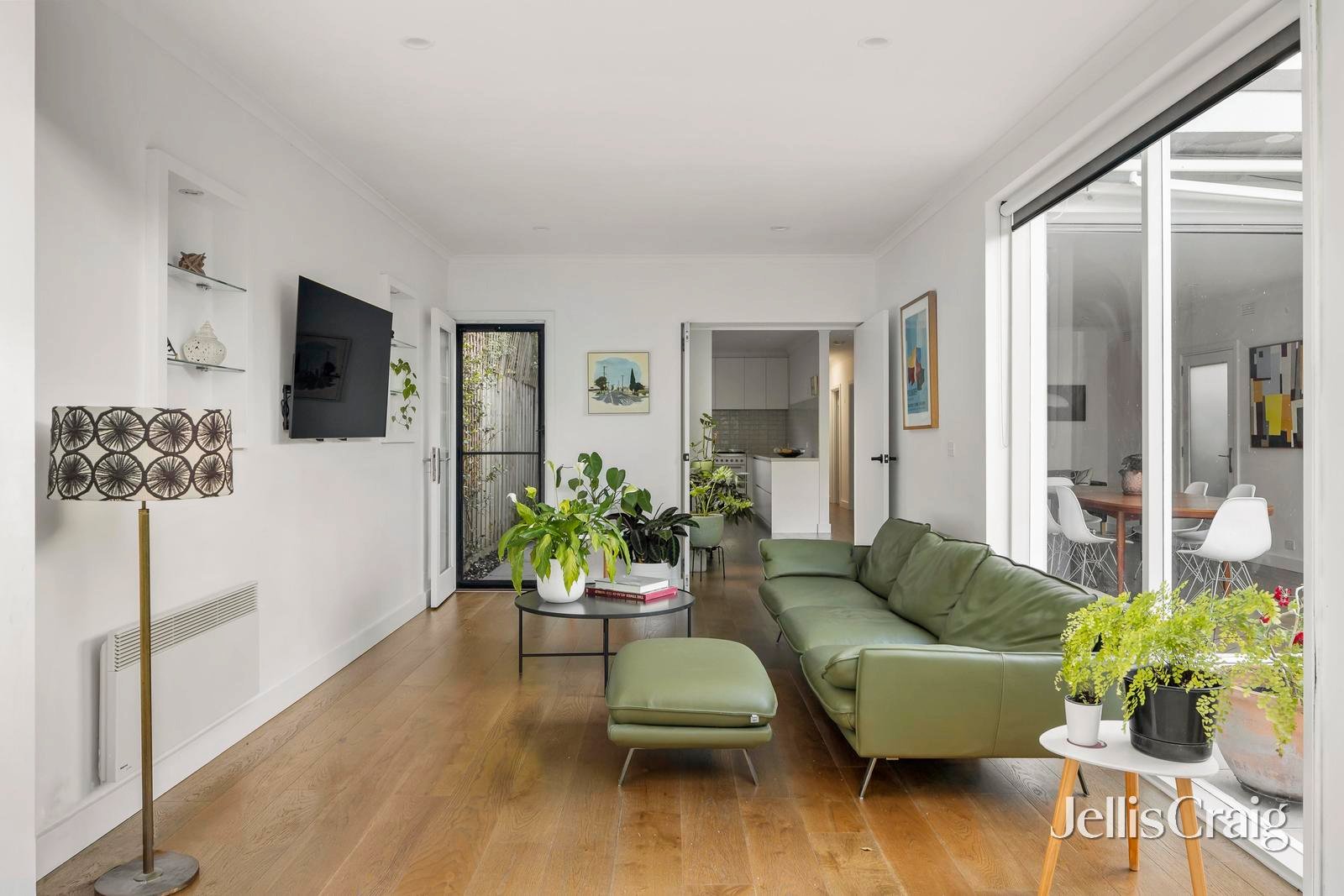 24 Leslie Street, Elsternwick image 2