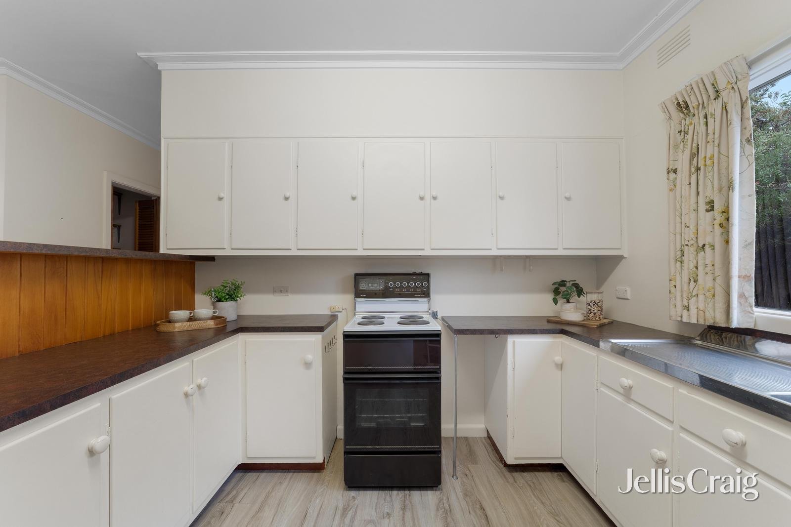 24 Linlithgow Street, Mitcham image 6