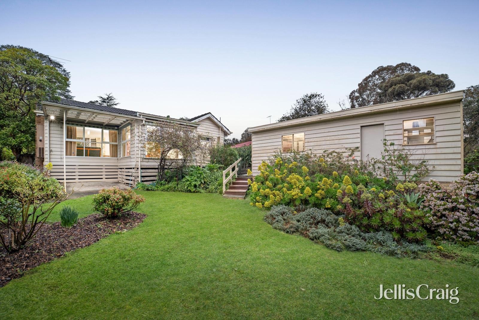 24 Linlithgow Street, Mitcham image 12