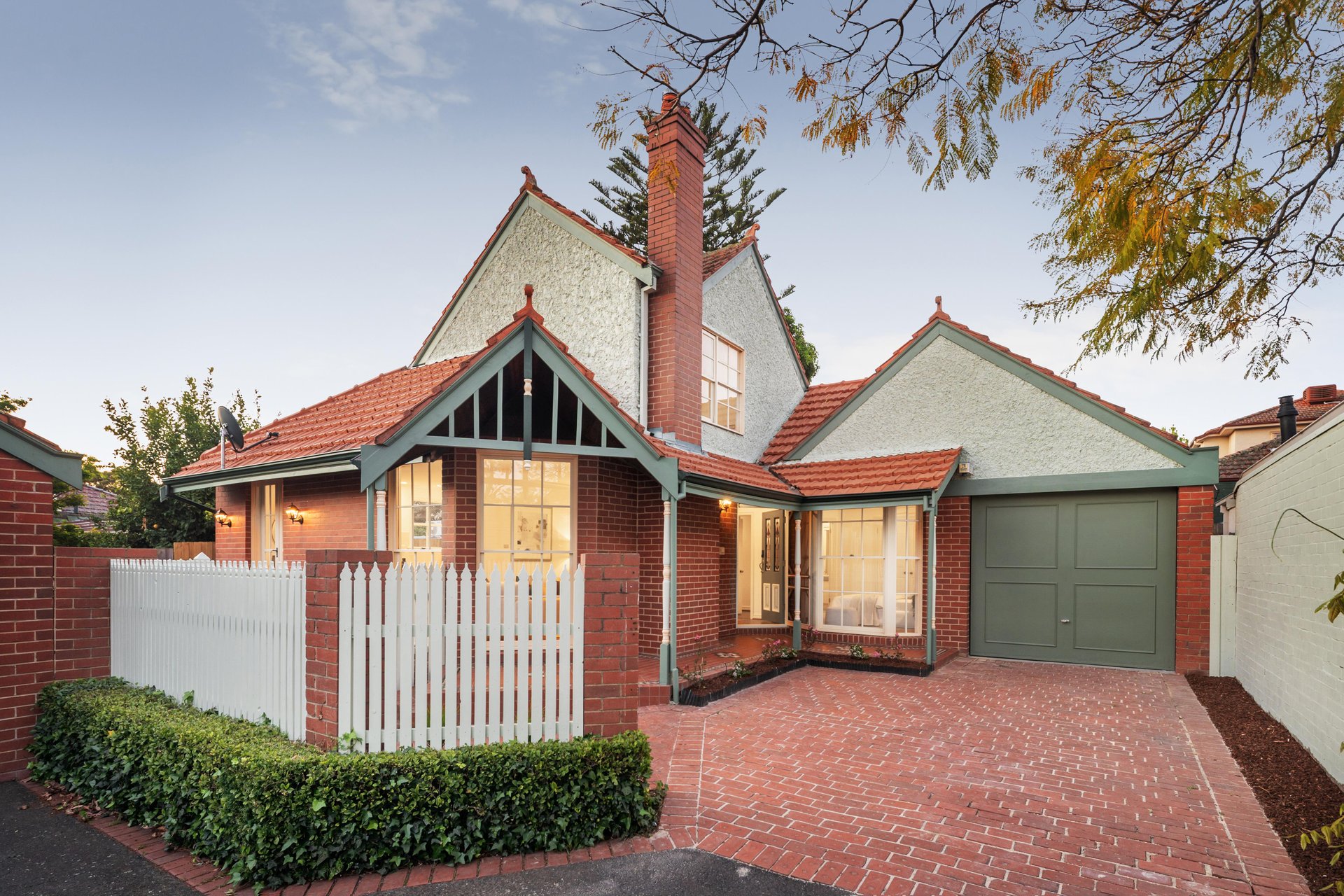 2/4 Lodge Road, Camberwell image 1