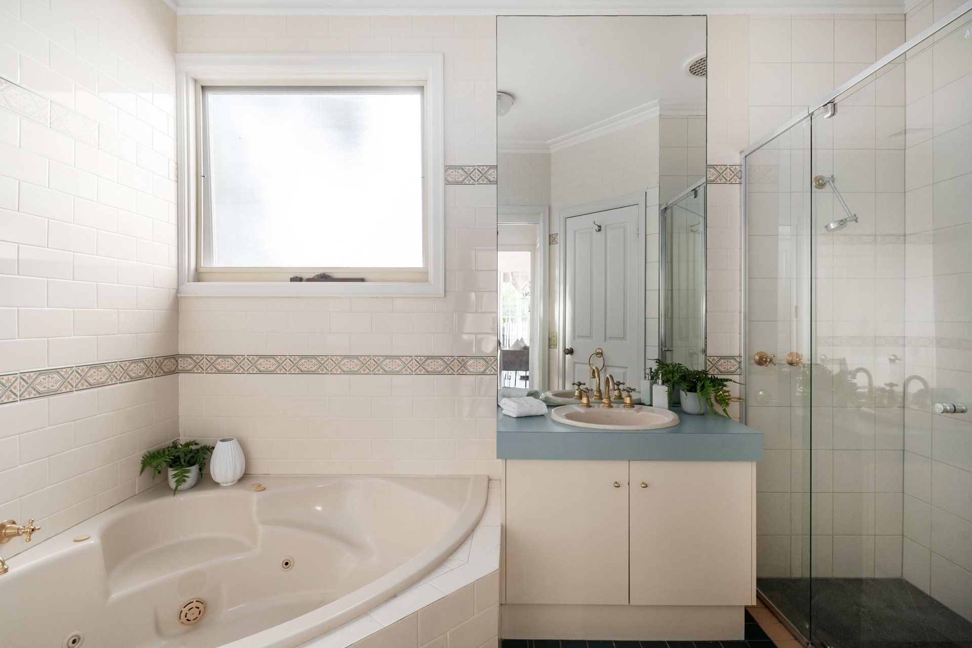 2/4 Lodge Road, Camberwell image 9