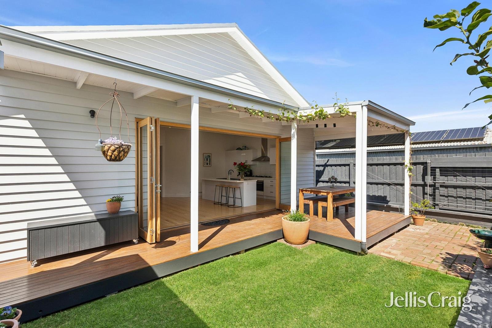 24 Lomond Terrace, East Geelong image 4