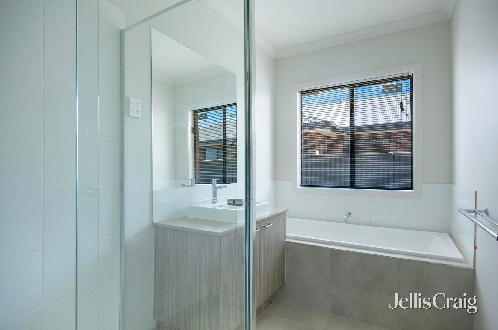 24 Lugano Avenue, Alfredton image 9