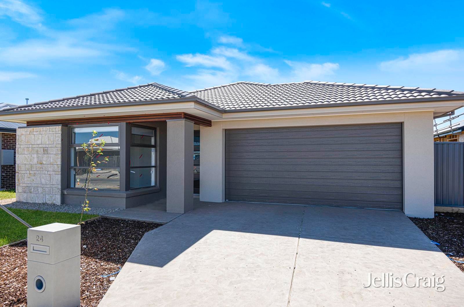 24 Lugano Avenue, Alfredton image 1