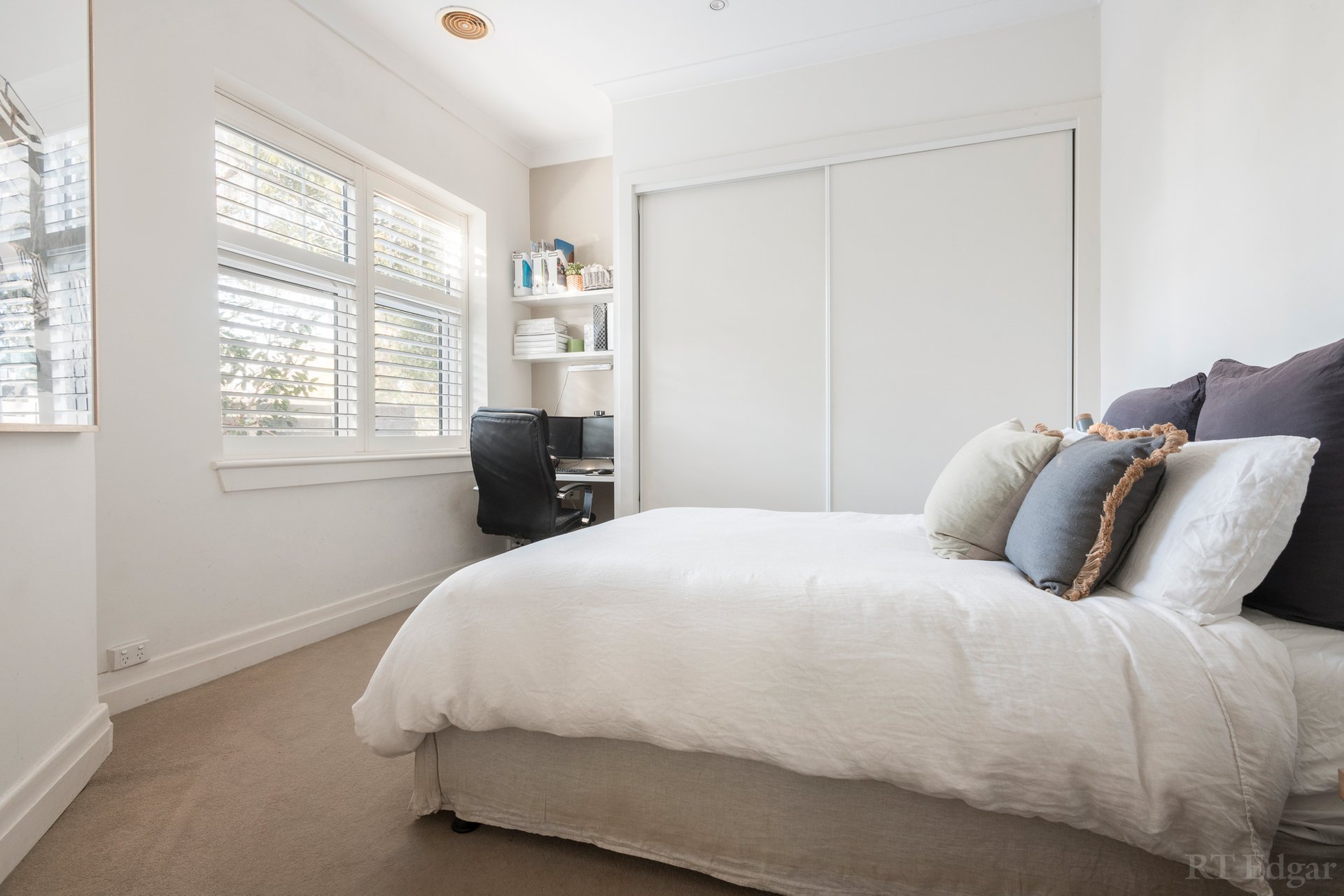 Property Gallery Thumbnail 9