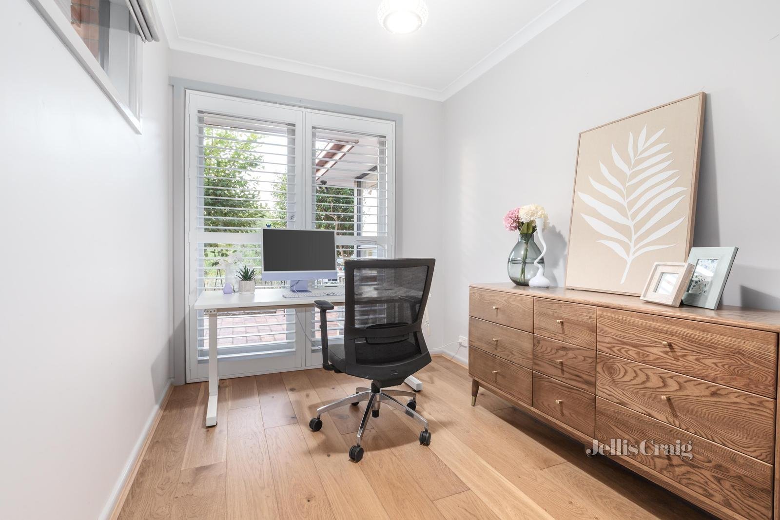 24 Lynden Grove, Mount Waverley image 11