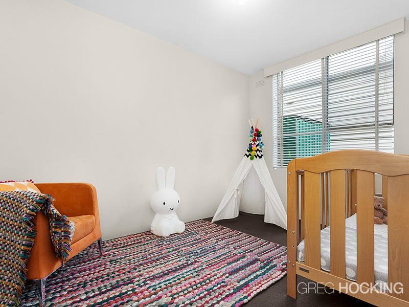 2/4 Lyons Street, Williamstown image 6