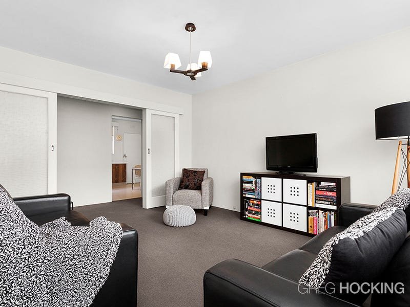 2/4 Lyons Street, Williamstown image 7