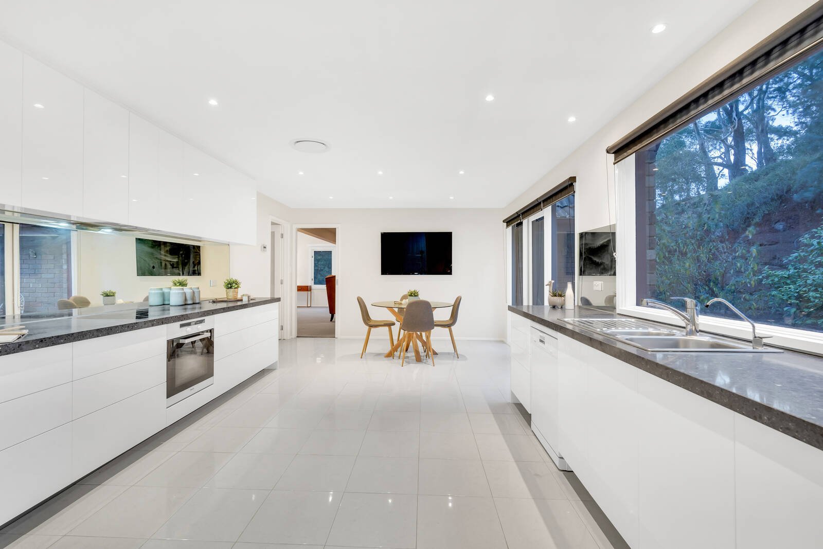 Property Gallery Thumbnail 8