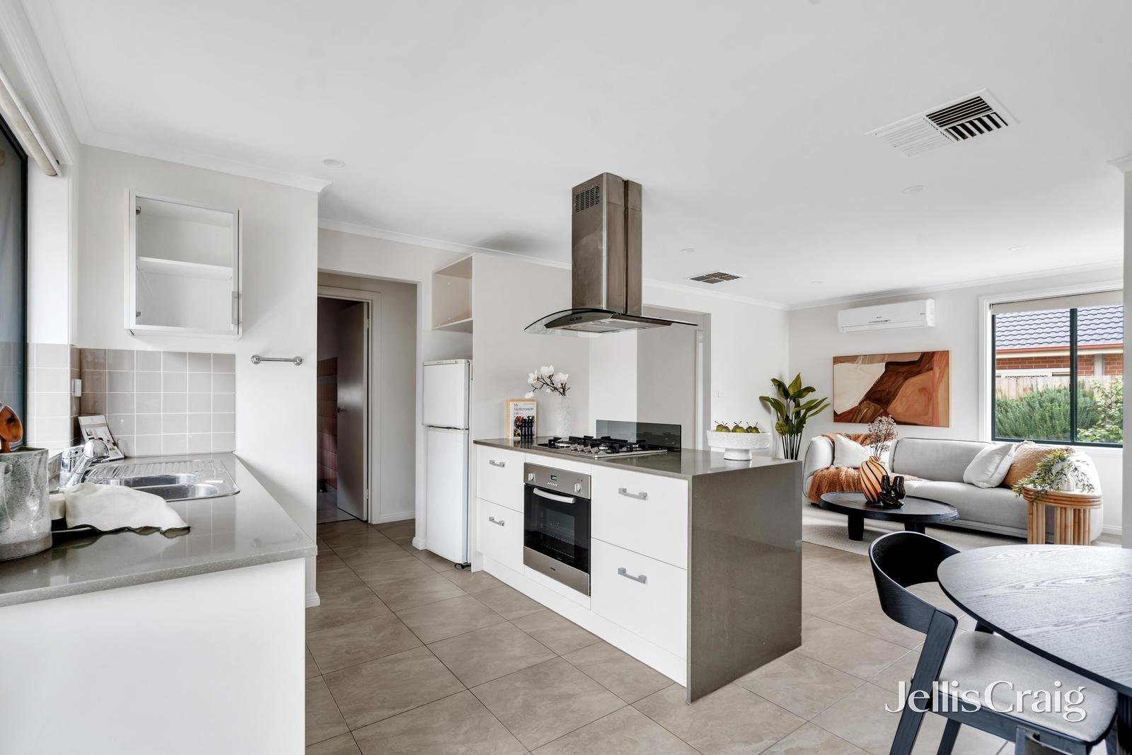 2/4 Marama Street, Coburg North image 3