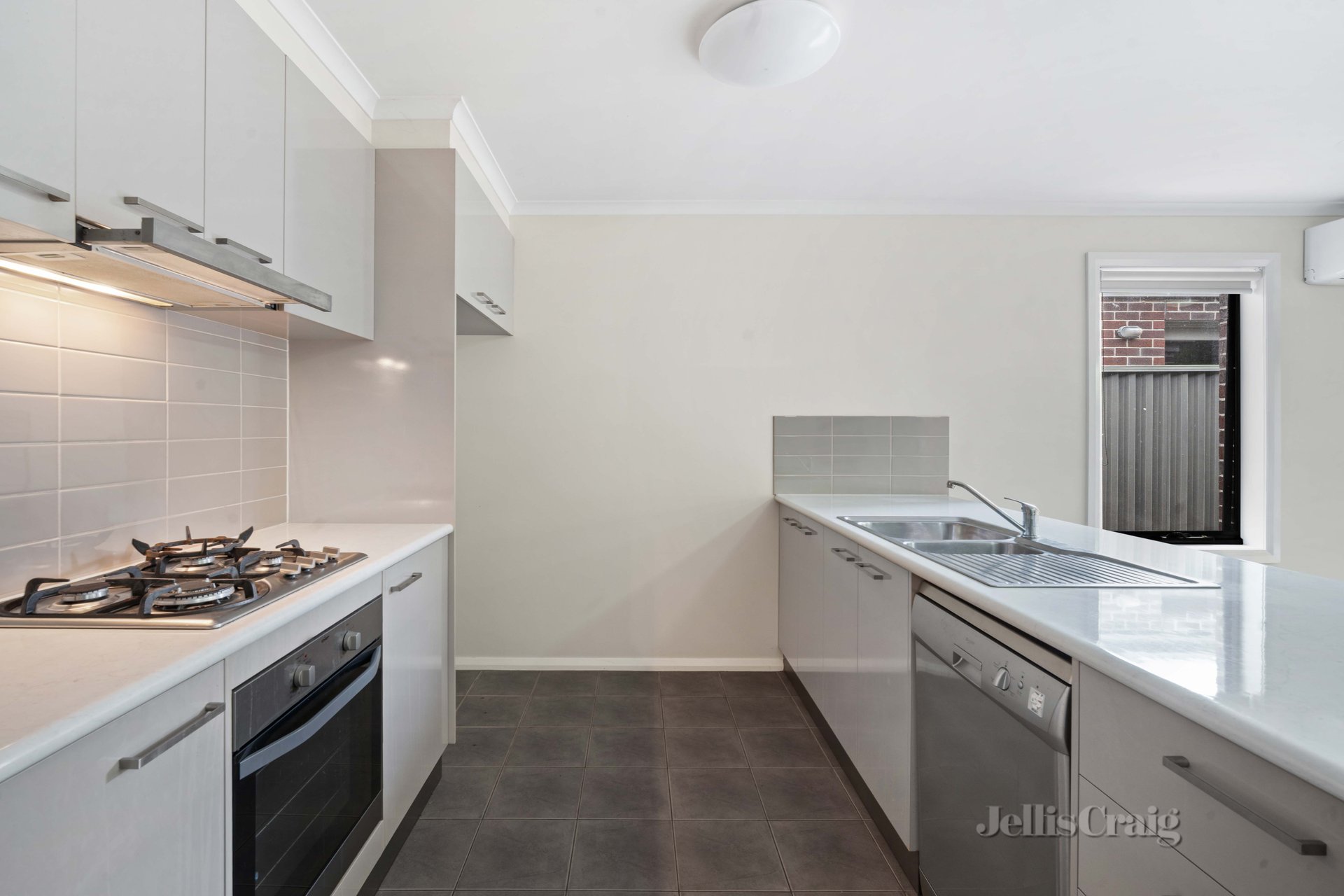 2/4 Maurie Paull Court, Mount Clear image 5