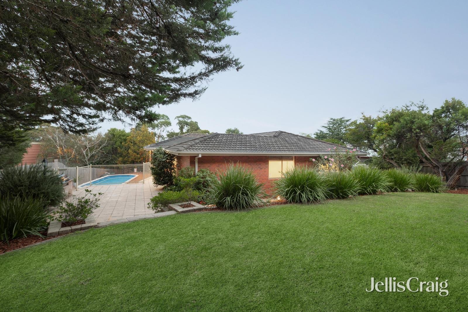 24 Mcauley Drive, Rosanna image 2